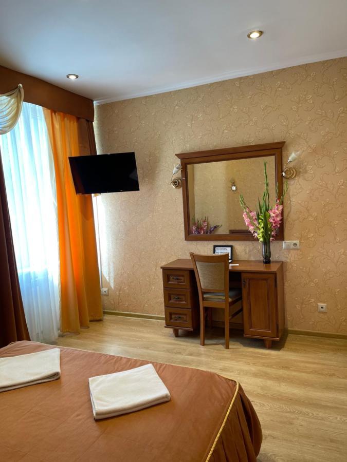 Gusarskiy Hotel And Apartment Kyiv Exterior photo